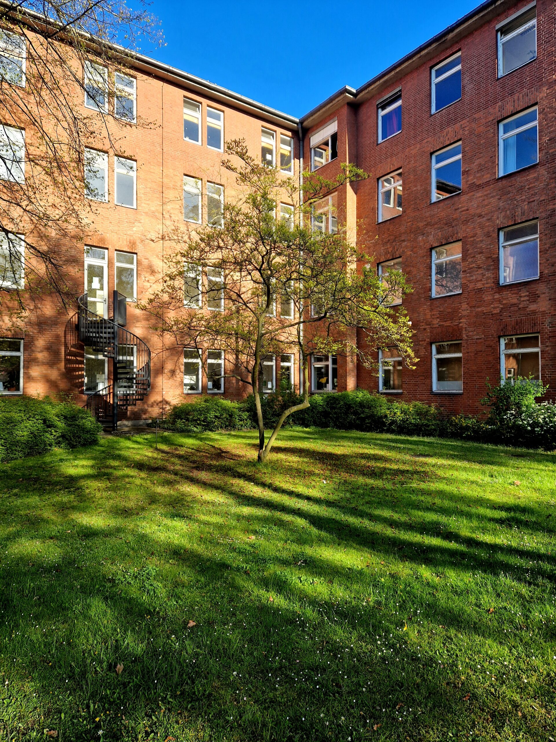 F8665A7D-05B7-423E-B2DD-0E5B4C957DB3